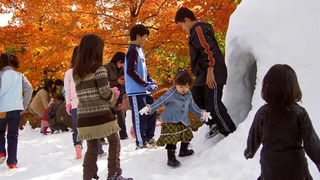 春秋の雪遊び