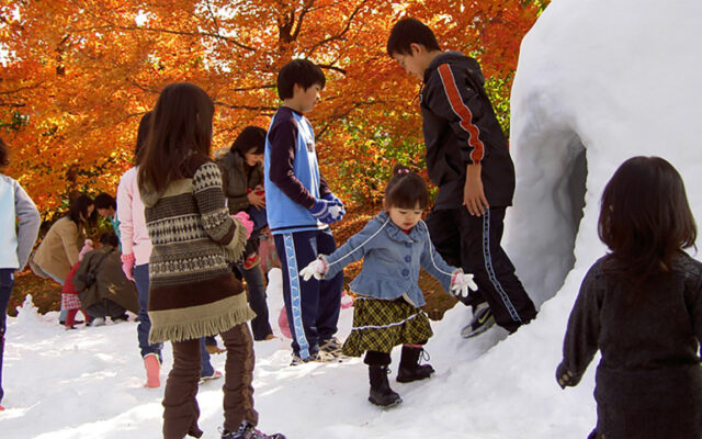 春秋の雪遊び